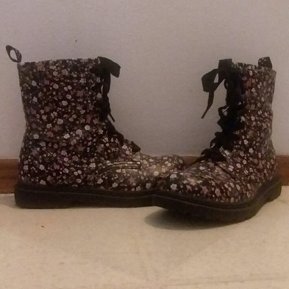 Floral boots